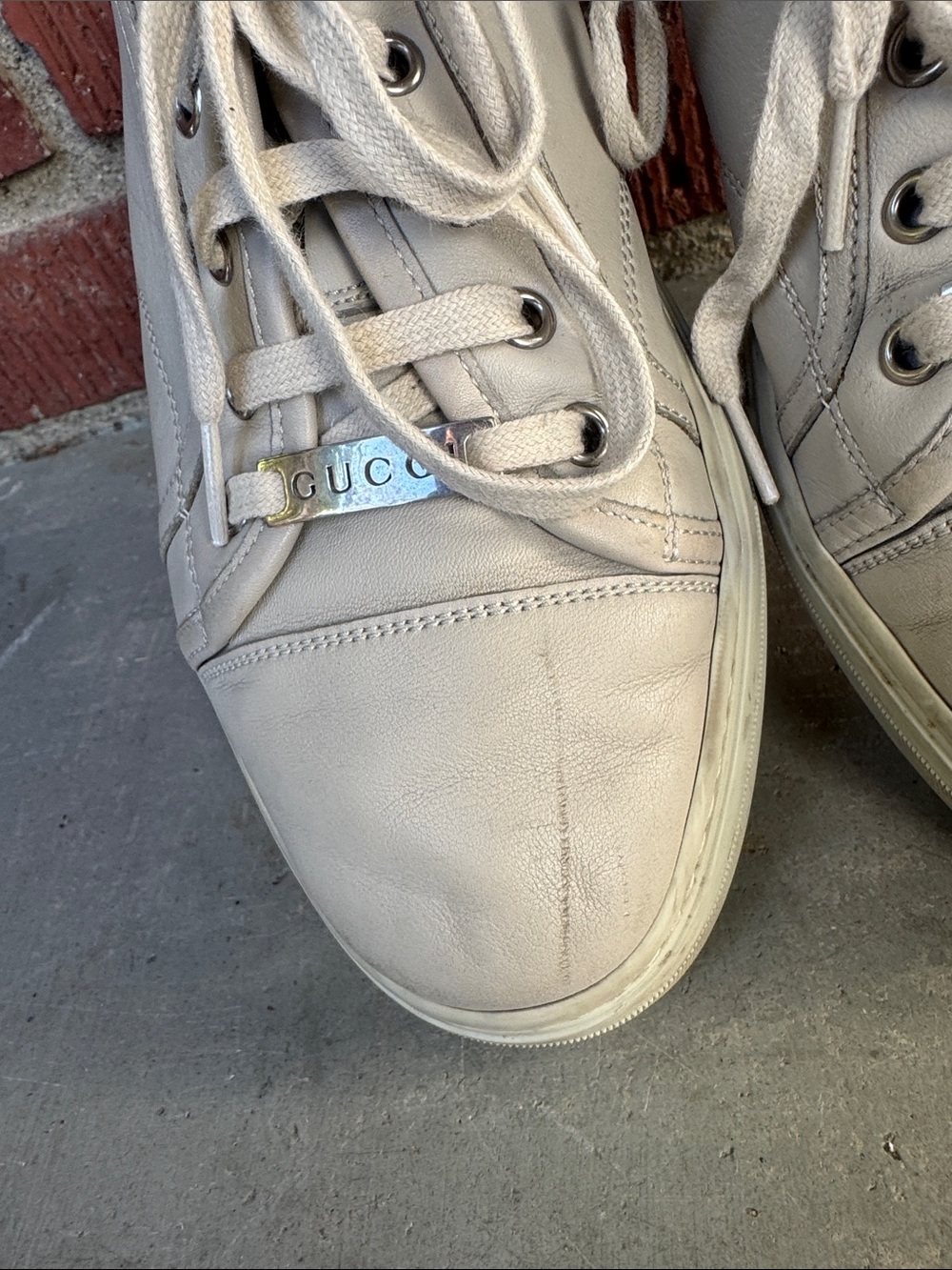 Gucci Miro Soft Leather Sneakers - Picture 12 of 12